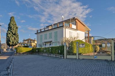 ApartmentsGarda - Rosa Chiarè