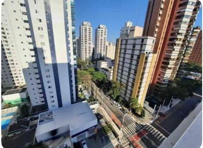 Apartamento em Moema