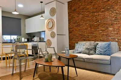 Moderno Apartamento TEMPORAL de dos dormitorios En Avenida América CTG101