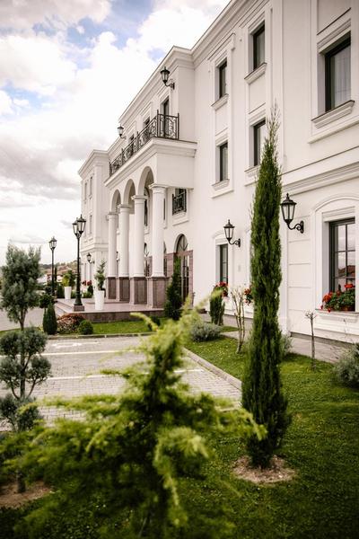 Apartments & rooms Beli Dvor