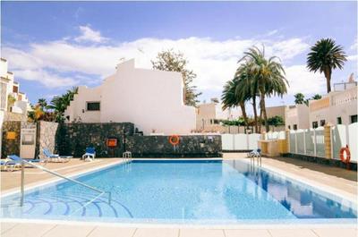 QUIET DUPLEX CLOSE to the BEACH