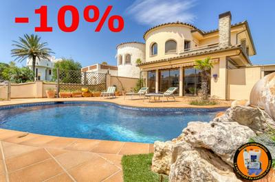 1229 LLOBREGAT casa piscina