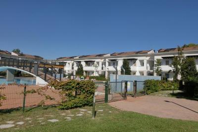 Wonderful holiday home with pool
