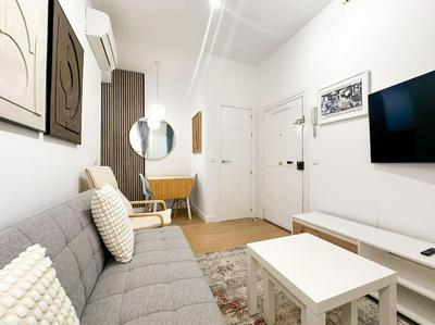 Cozy 2BD flat City Center + AC