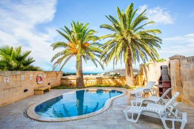 5 Bedroom Farmhouse with Private Pool & Views