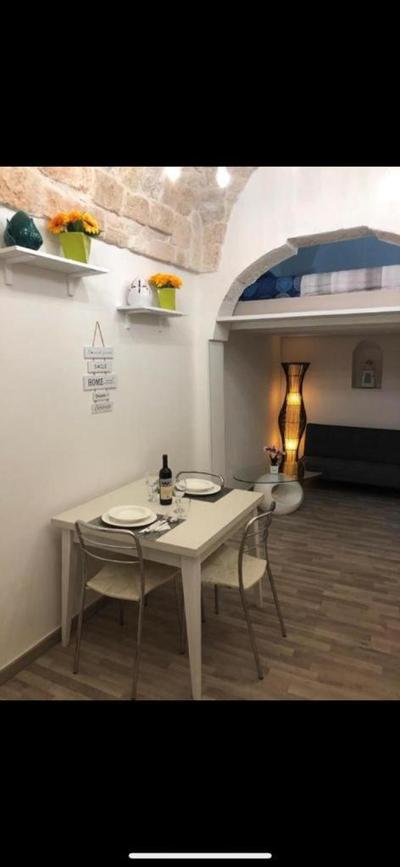 LA PETIT MAISON