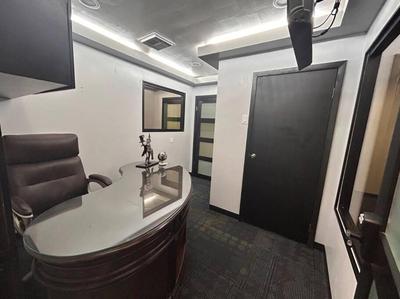Accommodation and Office, Perfect For The Traveling Professional