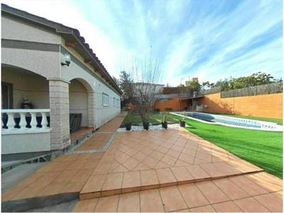 Casa con piscina ideal familias