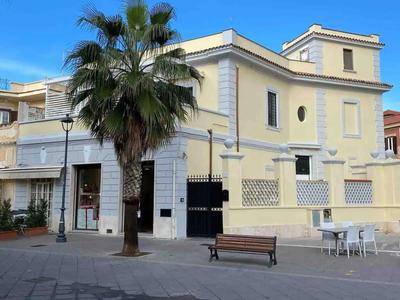 Rome, Beautiful Apartment in a Vintage Building
