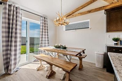 Modern Cabin Vibes, Vaulted ceilings, Sleeps 8!
