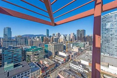 Modern top-floor 1-bedroom loft with free parking