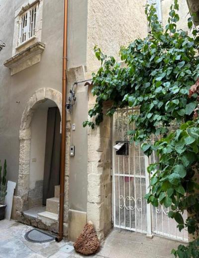 Arystide Jureka house