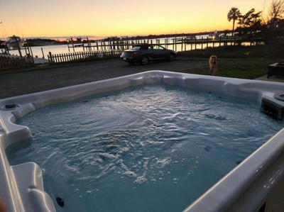 Dock House, Close to Camp Lejeune, water access, DOCK, king bed