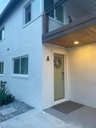 Shares Courtyard Luxury Apt - NEW!