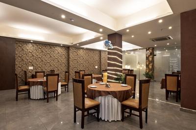 Luxury Tashree Hotel at Airport