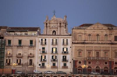 Dimora di Ulisse Sea View Holiday Apartment