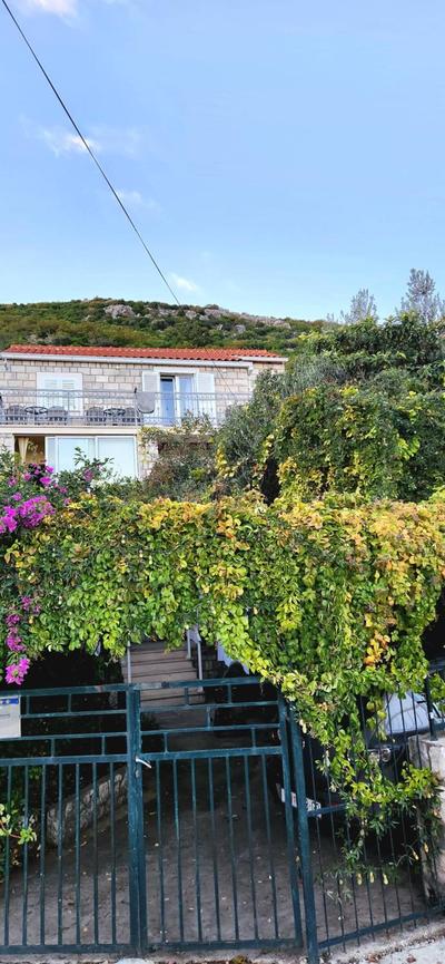 Tranquility and Nature in 4 Bedroom with Sea View