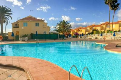 Pool Apartment Maspalomas by Wave Properties
