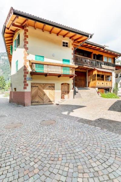 Appartamento rustico con stube e balcone
