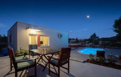 Holiday home Begy with private heated pool