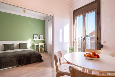 Sunny Apt Barcelona 22