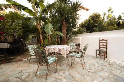 Nona's Central House 3bd with a Garden In the City Center By Villa Mana Gers