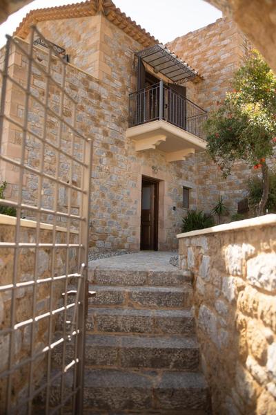 MANI VILLAGE (GNOSPI)