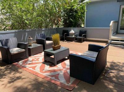 Nawlins vibe with rooftop verandah near Riverwalk and downtown