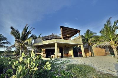 UtopiAmar Beach House & Suites