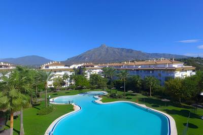 Charming Apartment with Terrace and Garden in Marbella