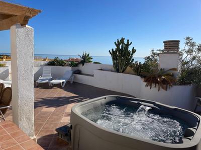 Penthouse with Private Roof terrace and jacuzzi