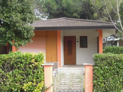 Adorable villa surrounded by garden 650m from the sea