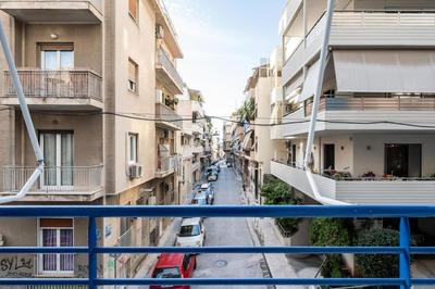 Luminous and Calm 2 BR Apt 7 minutes to Metro in Koukaki