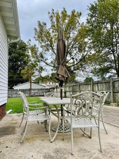 The Chic Shack / Centrally Located 2BR/1BA Home