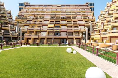 SE031 - Senigallia, bilocale fronte mare al residence Piramidi