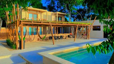 Hotel y Glamping Azul María Bacalar