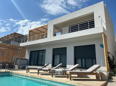 Seaside villa: Private pool, mountain view for 6