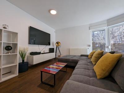 Forrest-Hugging Townhouse with Private Garden