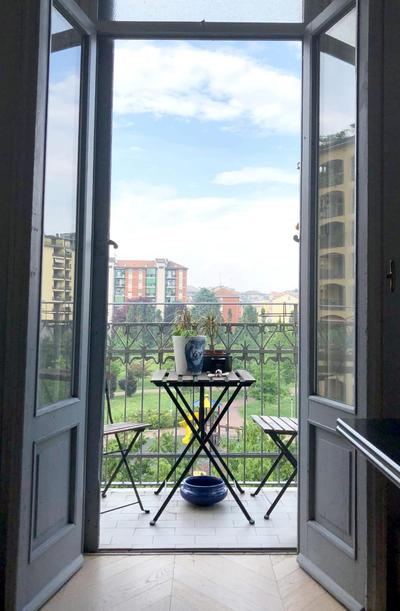 Beautiful Design flat with park view, next to metro