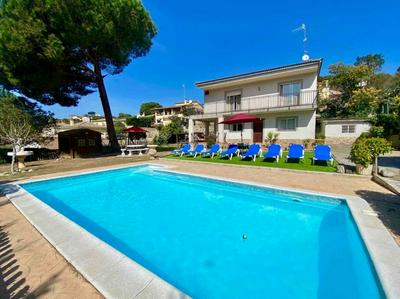 Villa with private pool and BBQ near Lloret de Mar