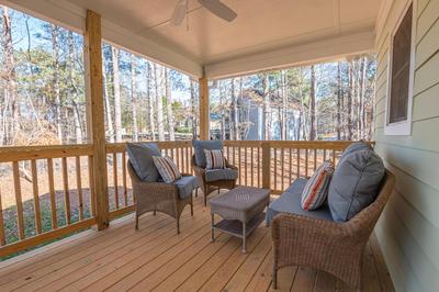 Cabin Style & Cozy Back Deck Near LakePoint PBR