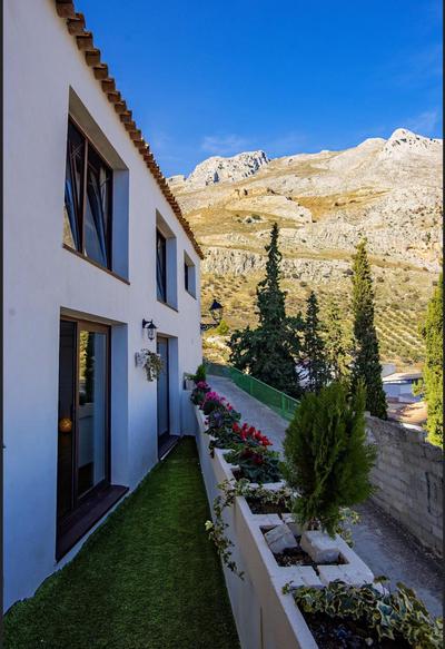 Miramundos Jacuzzi privado y vistas Escapadas románticas en Magina
