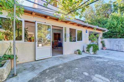 Cozy apartment ANALIA near beautiful beach