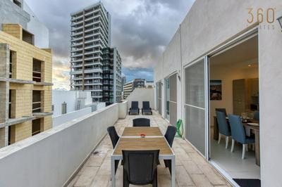 Beautiful, central Penthouse with Private Terrace by 360 Estates