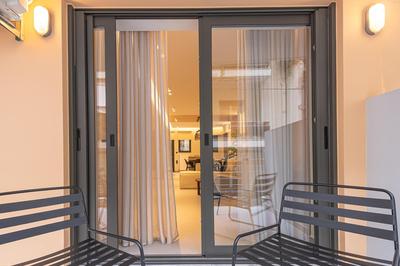 Phaedrus Living: Luxury Modern City Flat Koukaki