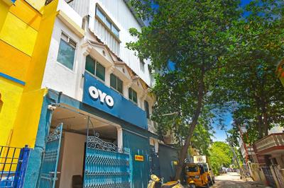 Hotel O Grand Residency Near Kasi Talkies