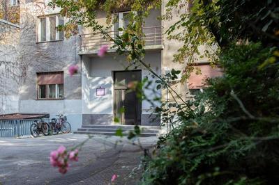 Lea and Maks's City Apartment URBAN STAY