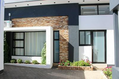 Deluxe Residence - Windhoek main