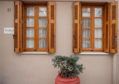Boutique 27, luxury apartment.