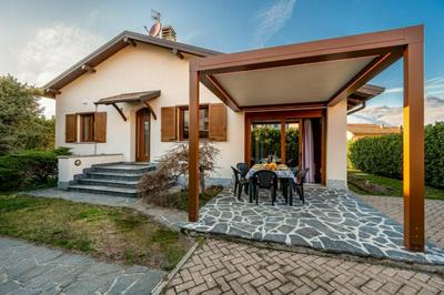 VILLA IRIS Three Bedroom Private Garden Bike and Boat Experience